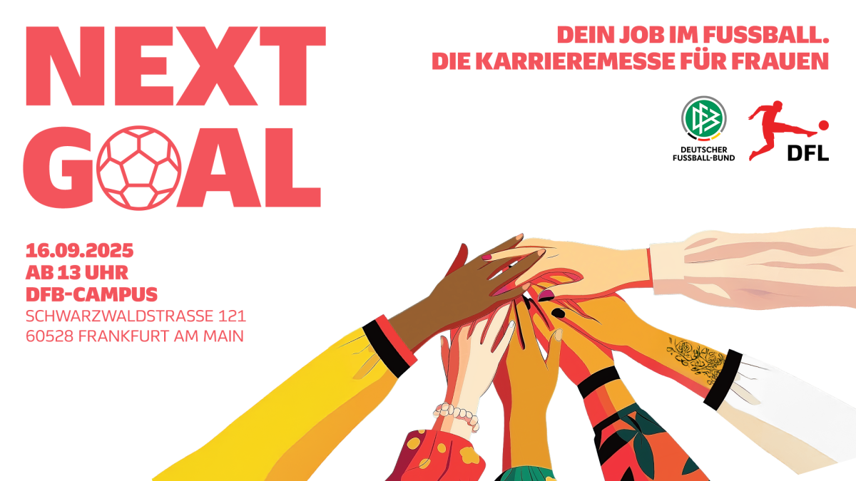 Fünf weibliche Hände gehen zu einem Team-Handschlag zusammen, oben rechts der Titel: NEXT GOAL