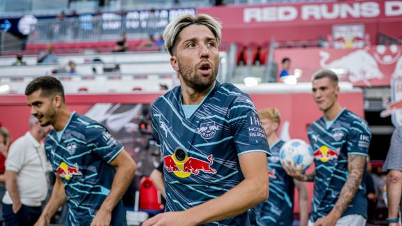 Leipzig Kevin Kampl...Testspiel RB Leipzig vs Aston Villa 2:0 - Trainingslager in die USA am 31. Juli 2024...Red Bull Arena, Hamilton (USA).