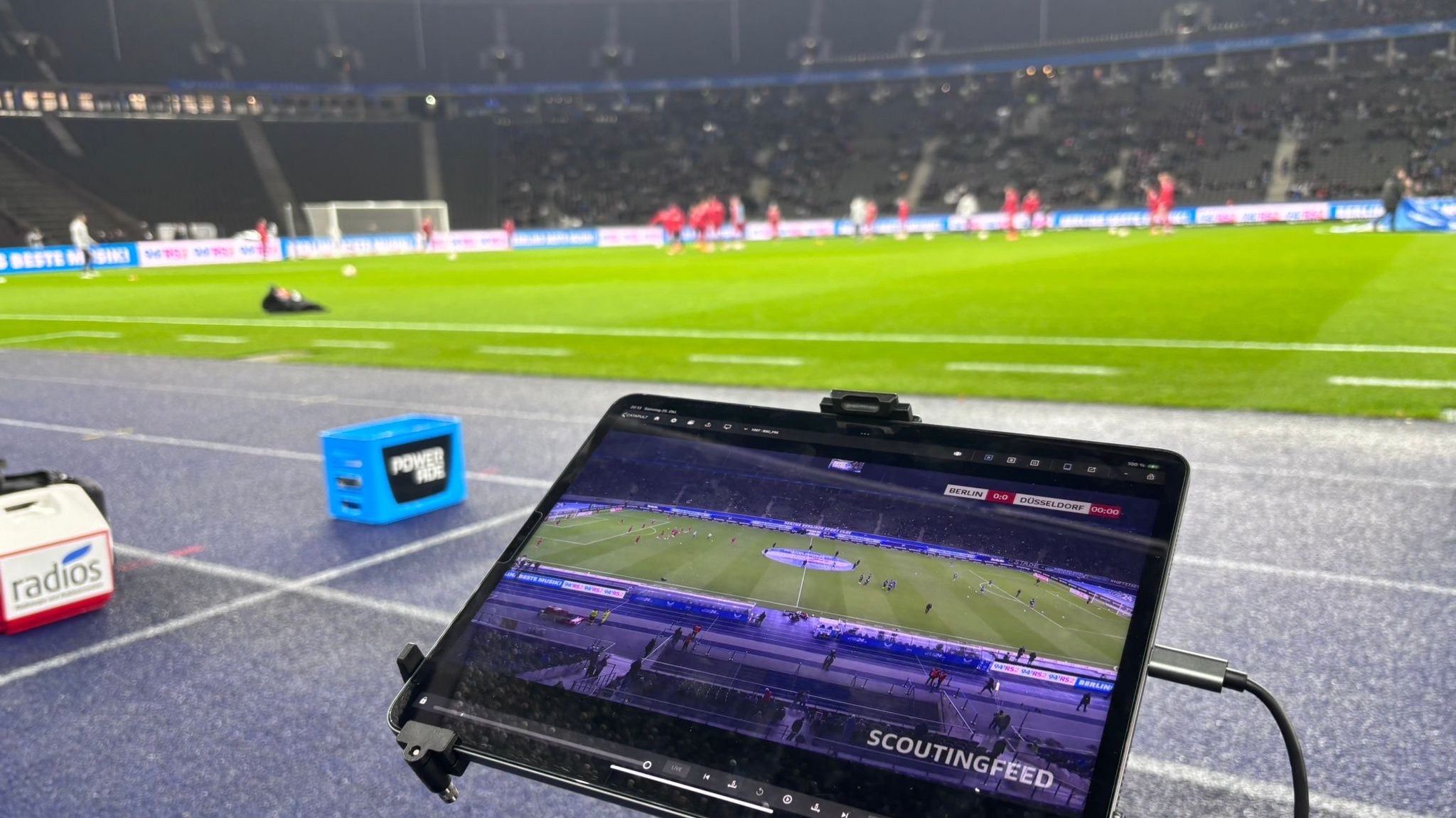 Display at the edge of the pitch